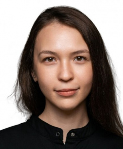 Ческидова (Гатиятова) Алина стоматолог