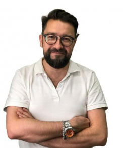 Мамаев Эрик Эльмарович стоматолог