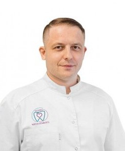 Ушаков Эдуард Валерьевич стоматолог
